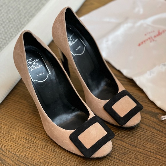 Roger Vivier blush suede high heel pumps in size 6.5 - Picture 2 of 8